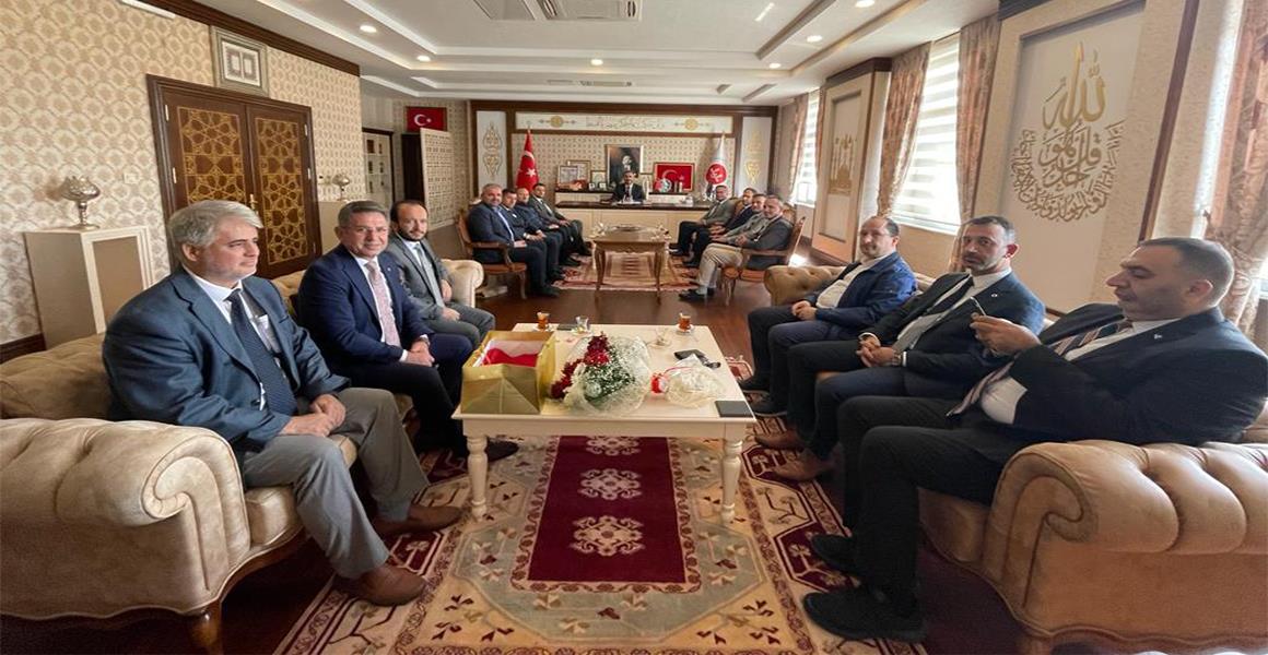 HER MİNAREYE BİR BAYRAK, HER MİNAREYE BİR SANCAK!