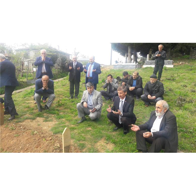 VEFAT EDEN ESKİ GİRESUN ŞUBE BAŞKANIMIZ MEHMET ÖKSÜZ KABRİ BAŞINDA ANILDI.