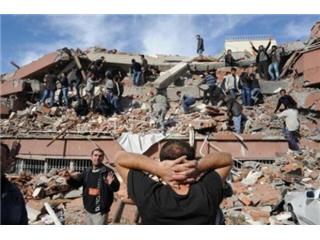 VAN`DA BÜYÜK DEPREM!!