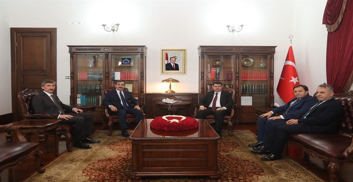 TÜRKİYE KAMU-SEN`DEN, ANKARA VALİSİ VASİP ŞAHİN`E HAYIRLI OLSUN ZİYARETİ