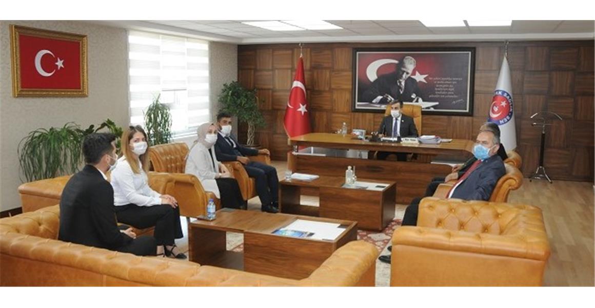 ÇAĞRI MERKEZİ HİZMETLERİ MEZUNLARI ATANMA İSTİYOR