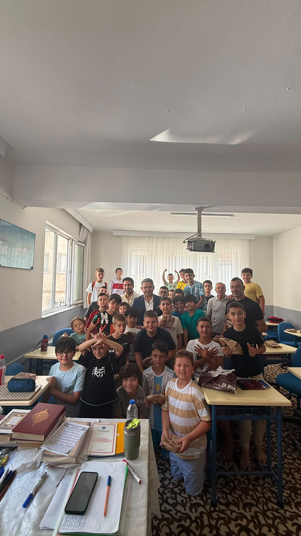 YAZ KUR’AN KURSLARI MİLLETİMİZİN GELECEĞİDİR; BU KUTLU HİZMETİN KAHRAMANLARI HAK ETTİĞİ DEĞERİ GÖRMELİDİR.