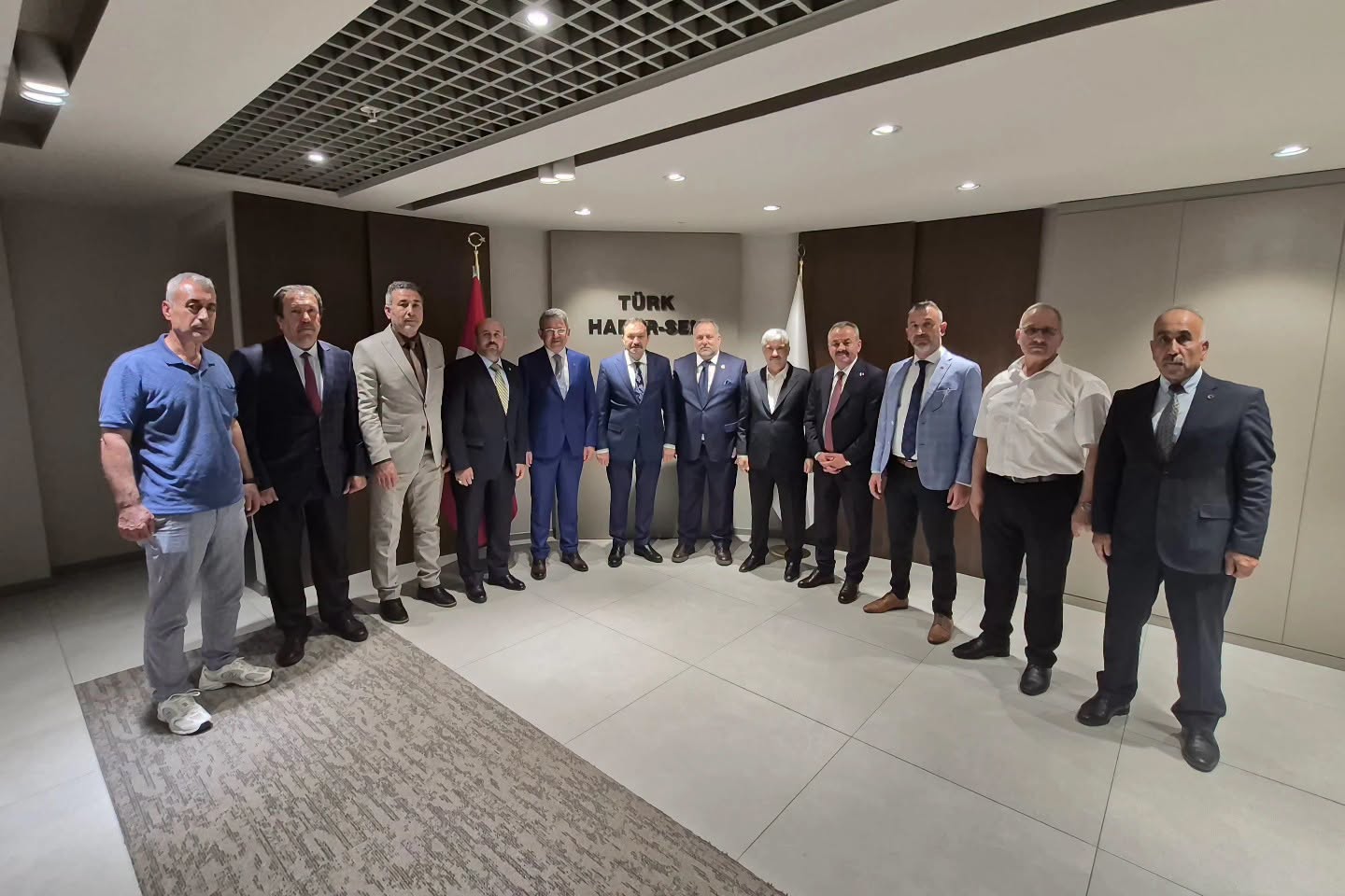 TÜRKİYE KAMU-SEN TEŞKİLATLANMALARDAN SORUMLU GENEL BAŞKAN YARDIMCISI VE TÜRK HABER-SEN GENEL BAŞKANI YÜCEL KAZANCIOĞLU MAKAMINDA ZİYARET EDİLDİ.
