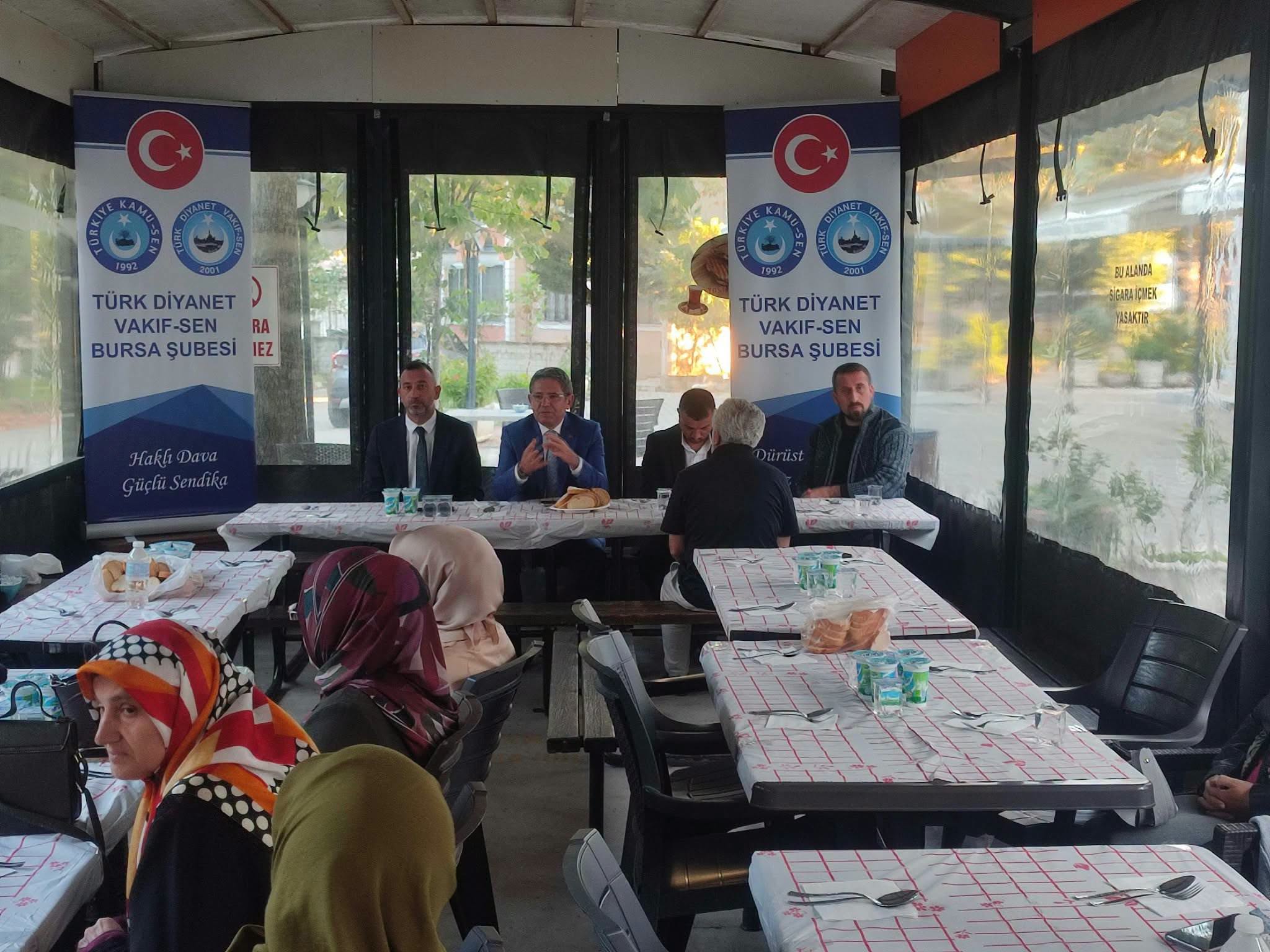 CAMİLER MİLLETİMİZİN MANEVİ HAFIZASI, DİN GÖREVLİLERİMİZ DİN HİZMETİNİN GÖNÜL ERLERİDİR.