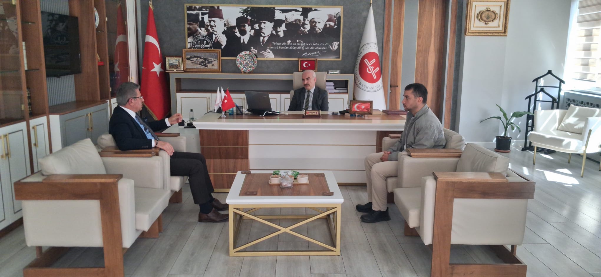 Türkiye sevdamız, ekmek için kavgamız!
